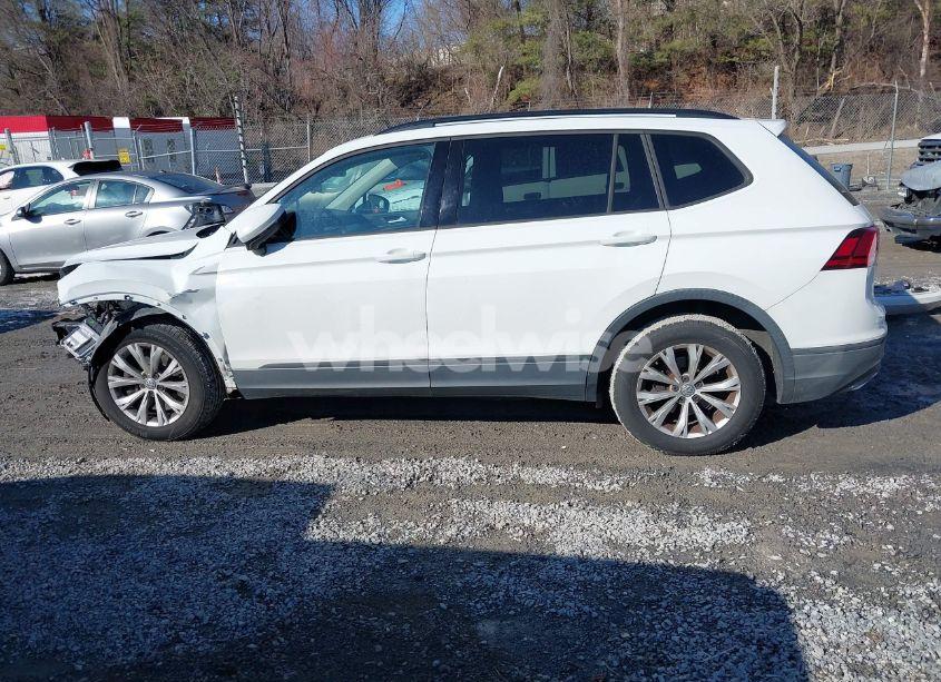 Photo 15 of 2018 Volkswagen Tiguan 2.0T S (VIN 3VV0B7AX9JM015921)