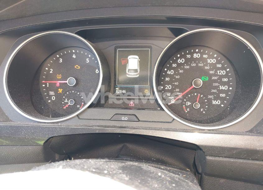 Photo 7 of 2018 Volkswagen Tiguan 2.0T S (VIN 3VV0B7AX9JM015921)