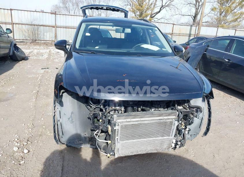 Photo 13 of 2018 Volkswagen Tiguan 2.0T S (VIN 3VV0B7AX9JM028295)