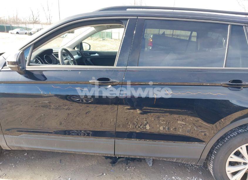 Photo 15 of 2018 Volkswagen Tiguan 2.0T S (VIN 3VV0B7AX9JM028295)