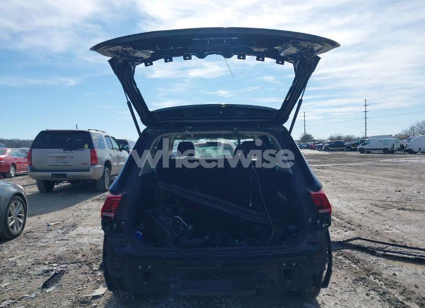 Photo 17 of 2018 Volkswagen Tiguan 2.0T S (VIN 3VV0B7AX9JM028295)