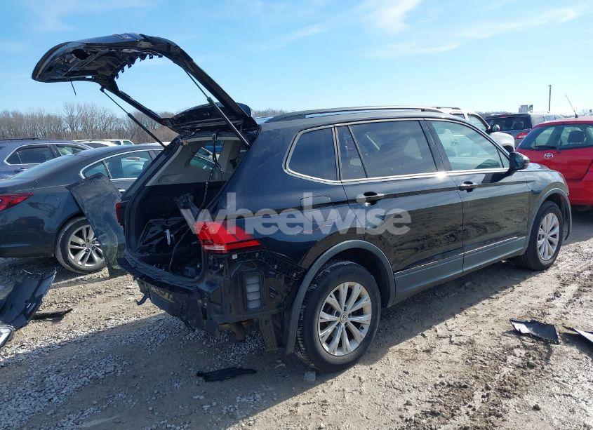 Photo 4 of 2018 Volkswagen Tiguan 2.0T S (VIN 3VV0B7AX9JM028295)