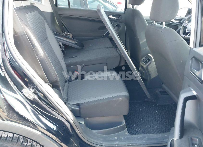 Photo 8 of 2018 Volkswagen Tiguan 2.0T S (VIN 3VV0B7AX9JM028295)