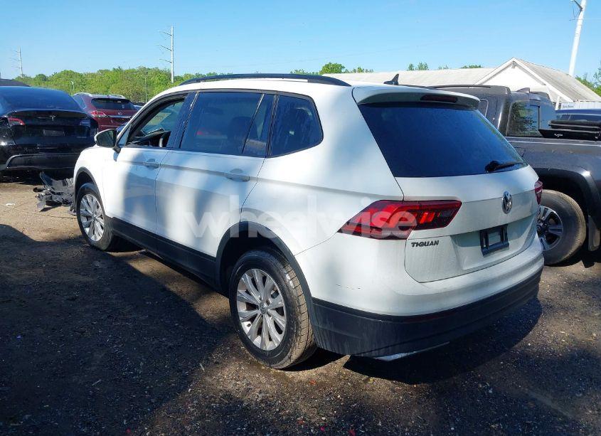 Photo 3 of 2020 Volkswagen Tiguan 2.0T S (VIN 3VV0B7AX9LM060991)