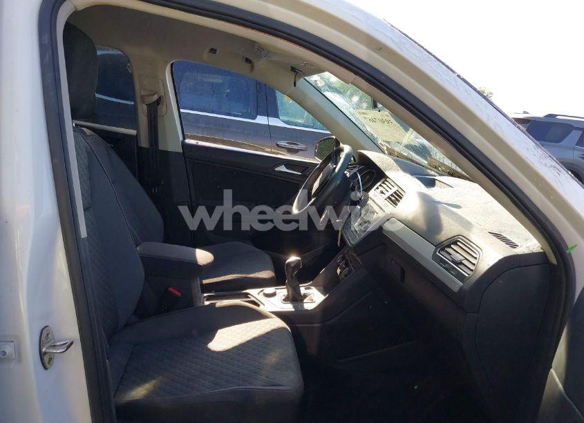 Photo 5 of 2020 Volkswagen Tiguan 2.0T S (VIN 3VV0B7AX9LM060991)