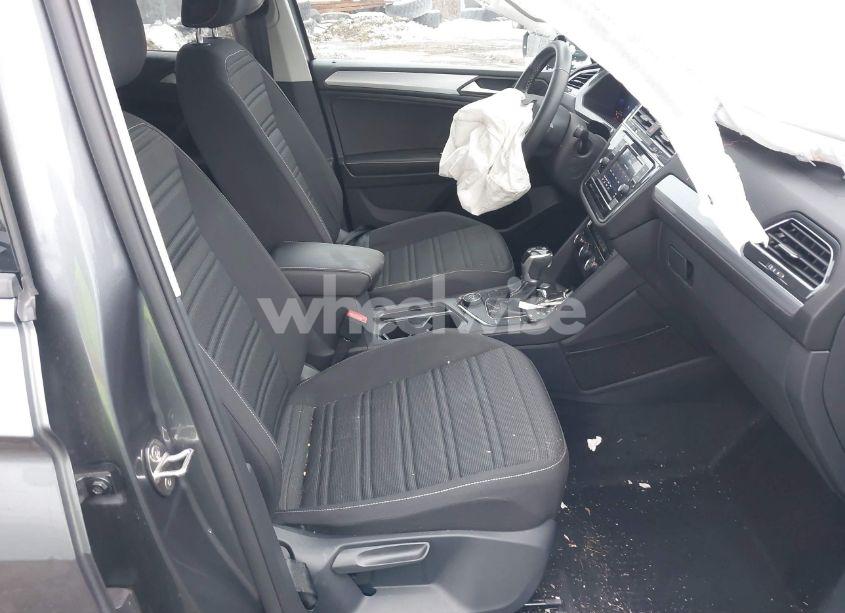 Photo 5 of 2022 Volkswagen Tiguan 2.0T S (VIN 3VV0B7AX9NM032305)
