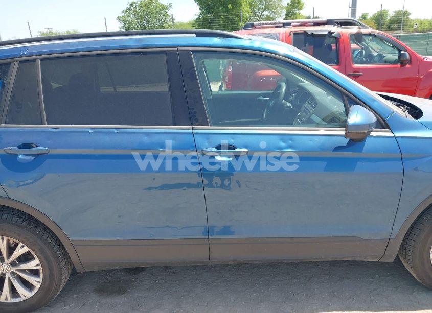 Photo 13 of 2018 Volkswagen Tiguan 2.0T S (VIN 3VV0B7AXXJM015331)