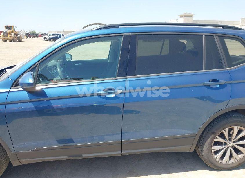 Photo 14 of 2018 Volkswagen Tiguan 2.0T S (VIN 3VV0B7AXXJM015331)