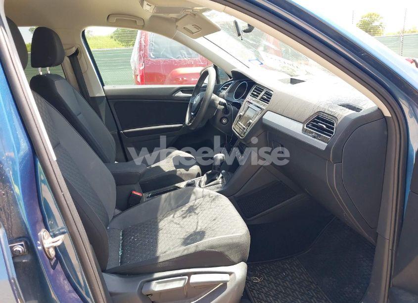 Photo 5 of 2018 Volkswagen Tiguan 2.0T S (VIN 3VV0B7AXXJM015331)