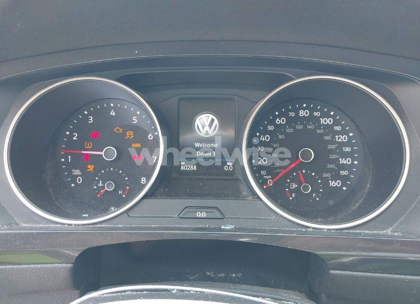 Photo 7 of 2018 Volkswagen Tiguan 2.0T S (VIN 3VV0B7AXXJM015331)