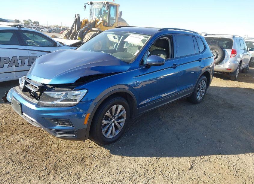 Photo 2 of 2018 Volkswagen Tiguan 2.0T S (VIN 3VV0B7AXXJM053268)