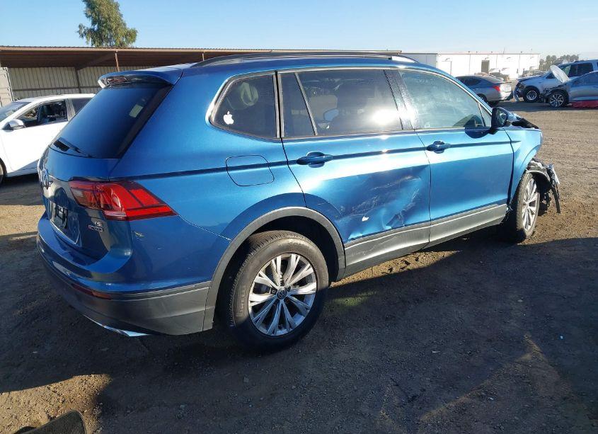 Photo 4 of 2018 Volkswagen Tiguan 2.0T S (VIN 3VV0B7AXXJM053268)