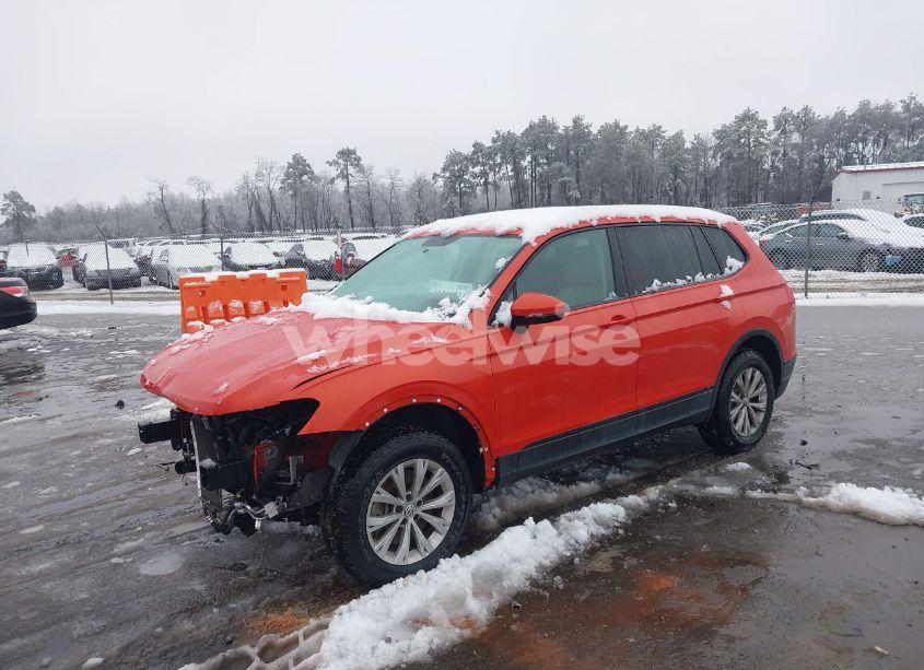 Photo 2 of 2018 Volkswagen Tiguan 2.0T S (VIN 3VV0B7AXXJM133282)