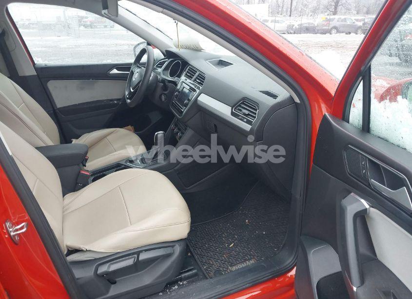 Photo 5 of 2018 Volkswagen Tiguan 2.0T S (VIN 3VV0B7AXXJM133282)