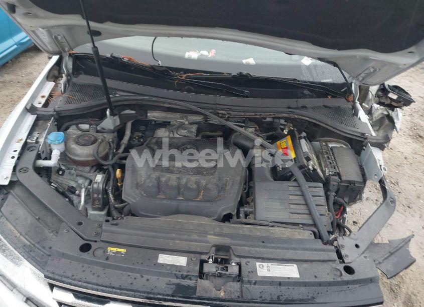 Photo 10 of 2018 Volkswagen Tiguan 2.0T S (VIN 3VV1B7AX0JM041120)