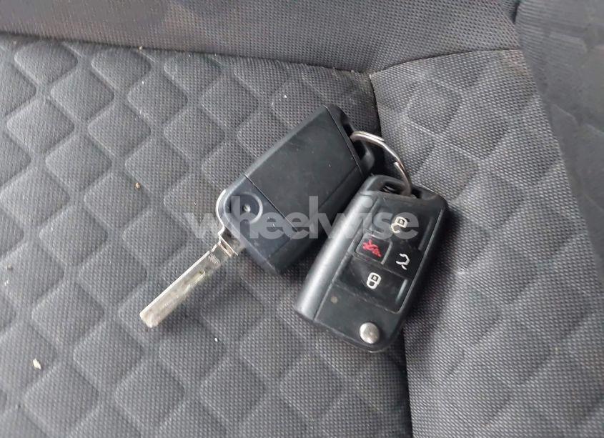 Photo 11 of 2018 Volkswagen Tiguan 2.0T S (VIN 3VV1B7AX0JM041120)