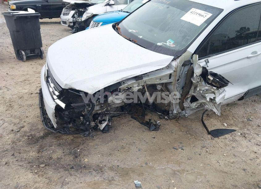 Photo 6 of 2018 Volkswagen Tiguan 2.0T S (VIN 3VV1B7AX0JM041120)