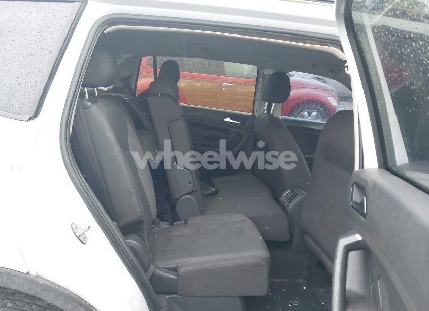 Photo 8 of 2018 Volkswagen Tiguan 2.0T S (VIN 3VV1B7AX0JM041120)