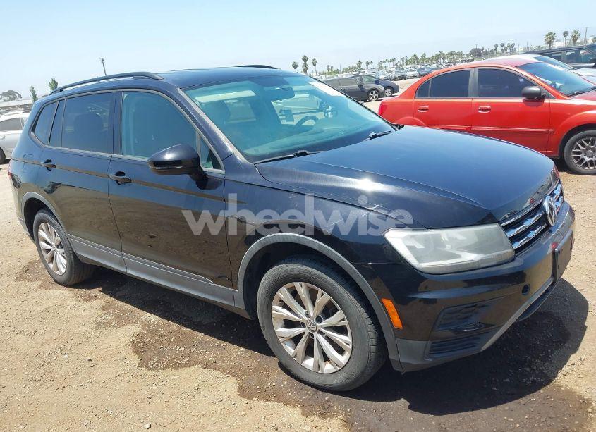 2018 Volkswagen Tiguan 2.0T S (VIN 3VV1B7AX0JM075316) main photo