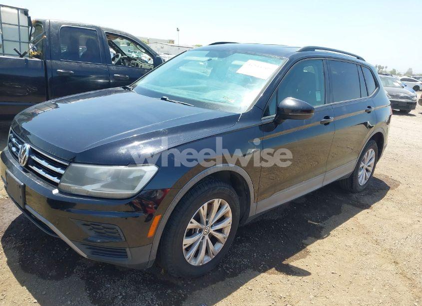 Photo 2 of 2018 Volkswagen Tiguan 2.0T S (VIN 3VV1B7AX0JM075316)