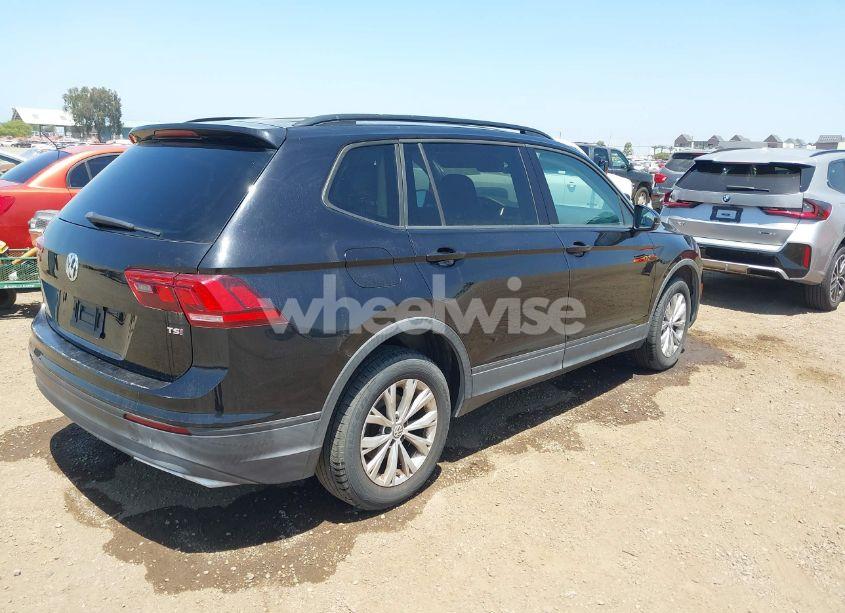 Photo 4 of 2018 Volkswagen Tiguan 2.0T S (VIN 3VV1B7AX0JM075316)