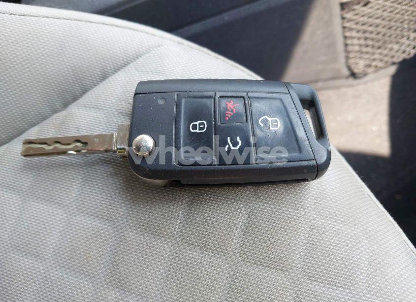 Photo 11 of 2019 Volkswagen Tiguan 2.0T S (VIN 3VV1B7AX0KM122040)