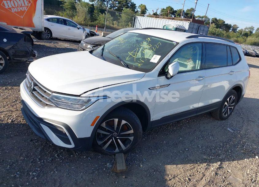 Photo 2 of 2022 Volkswagen Tiguan 2.0T S (VIN 3VV1B7AX0NM004543)