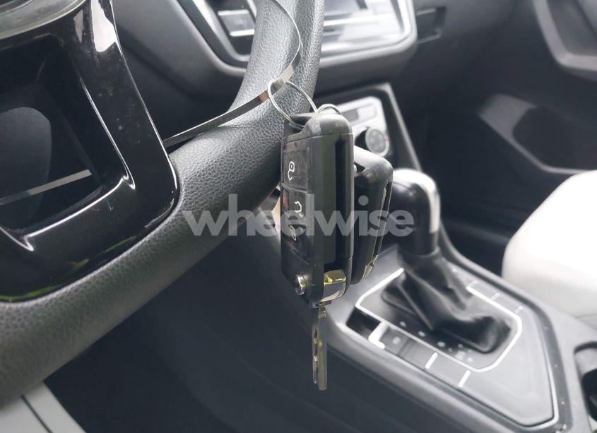 Photo 11 of 2018 Volkswagen Tiguan 2.0T S (VIN 3VV1B7AX1JM088107)