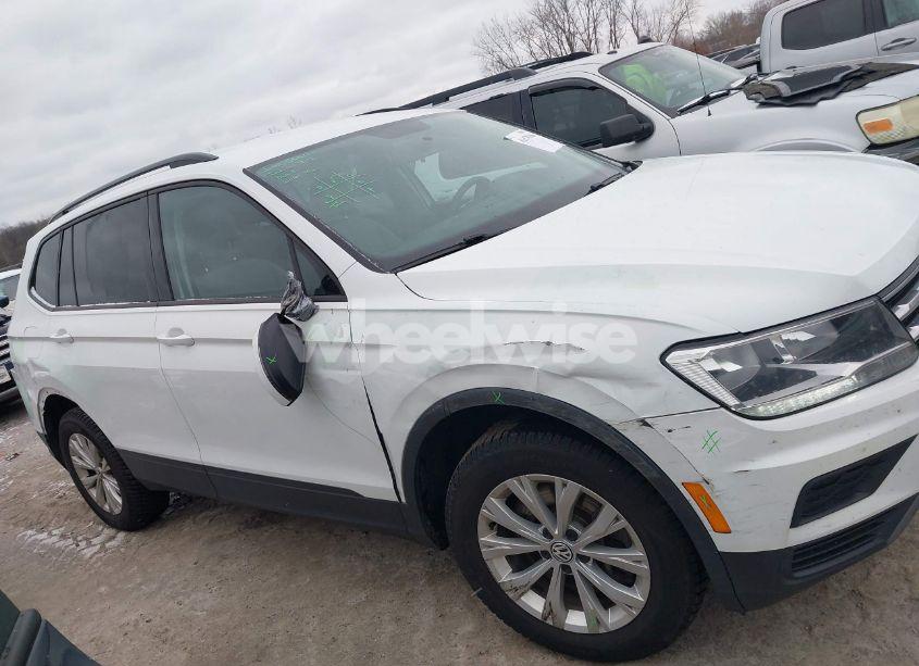Photo 14 of 2018 Volkswagen Tiguan 2.0T S (VIN 3VV1B7AX1JM088107)