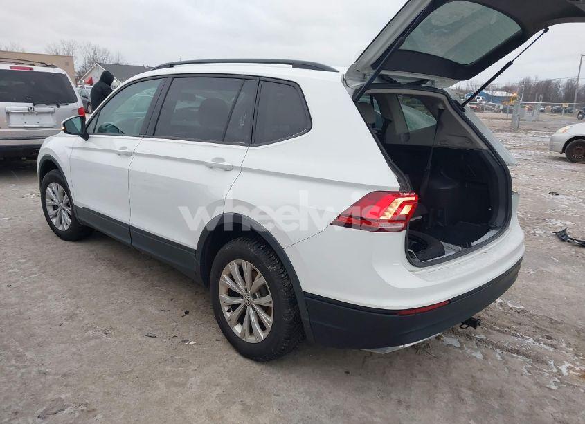 Photo 3 of 2018 Volkswagen Tiguan 2.0T S (VIN 3VV1B7AX1JM088107)