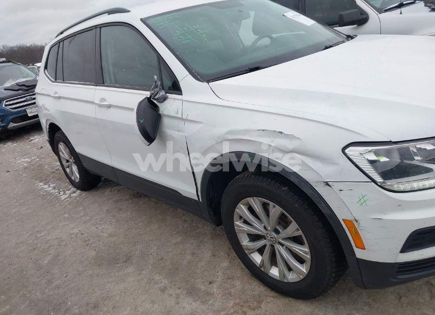 Photo 6 of 2018 Volkswagen Tiguan 2.0T S (VIN 3VV1B7AX1JM088107)