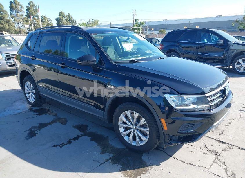 2018 Volkswagen Tiguan 2.0T S (VIN 3VV1B7AX1JM091928) main photo
