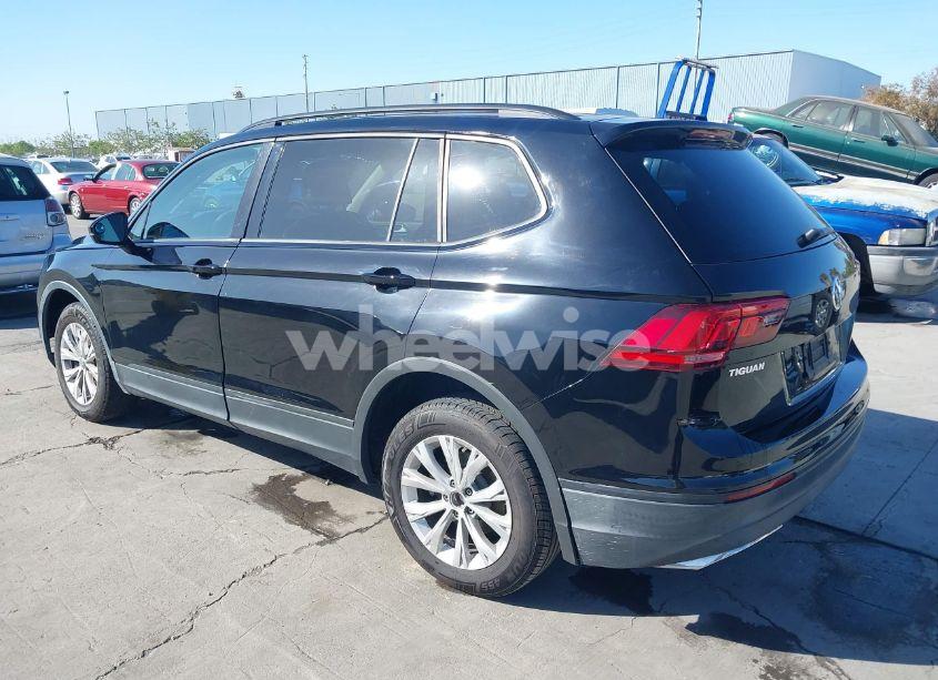 Photo 3 of 2018 Volkswagen Tiguan 2.0T S (VIN 3VV1B7AX1JM091928)