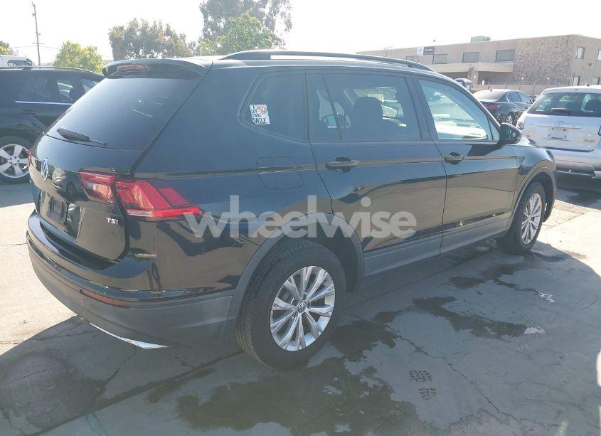 Photo 4 of 2018 Volkswagen Tiguan 2.0T S (VIN 3VV1B7AX1JM091928)