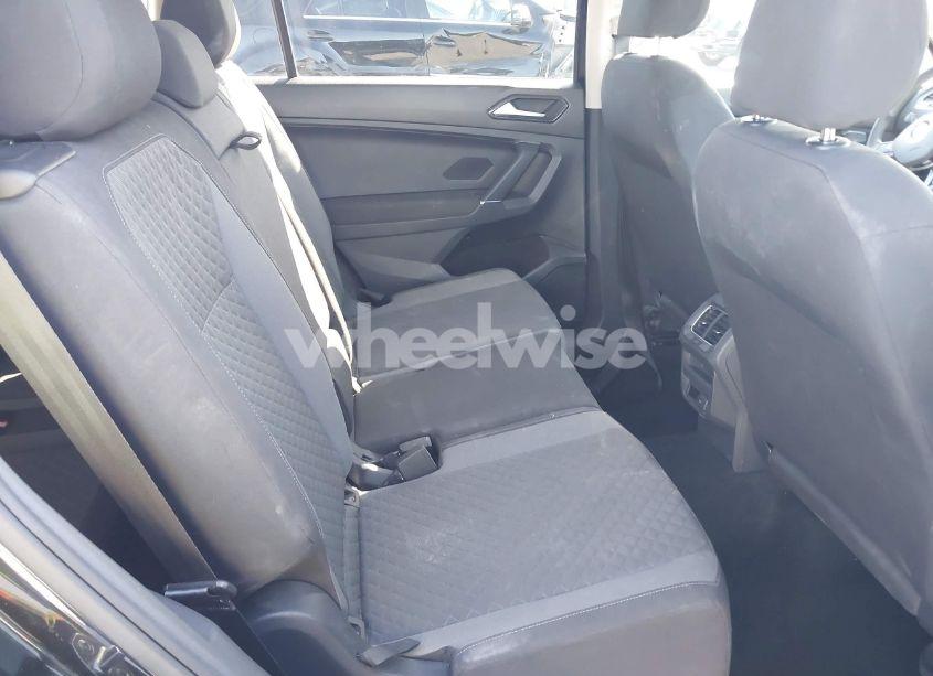 Photo 8 of 2018 Volkswagen Tiguan 2.0T S (VIN 3VV1B7AX1JM091928)