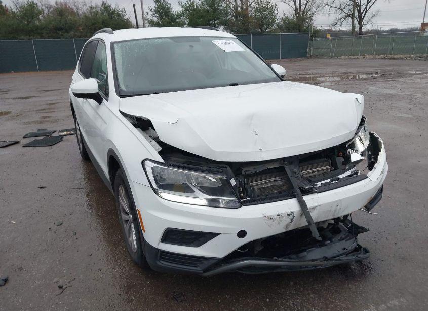 2018 Volkswagen Tiguan 2.0T S (VIN 3VV1B7AX1JM094733) main photo