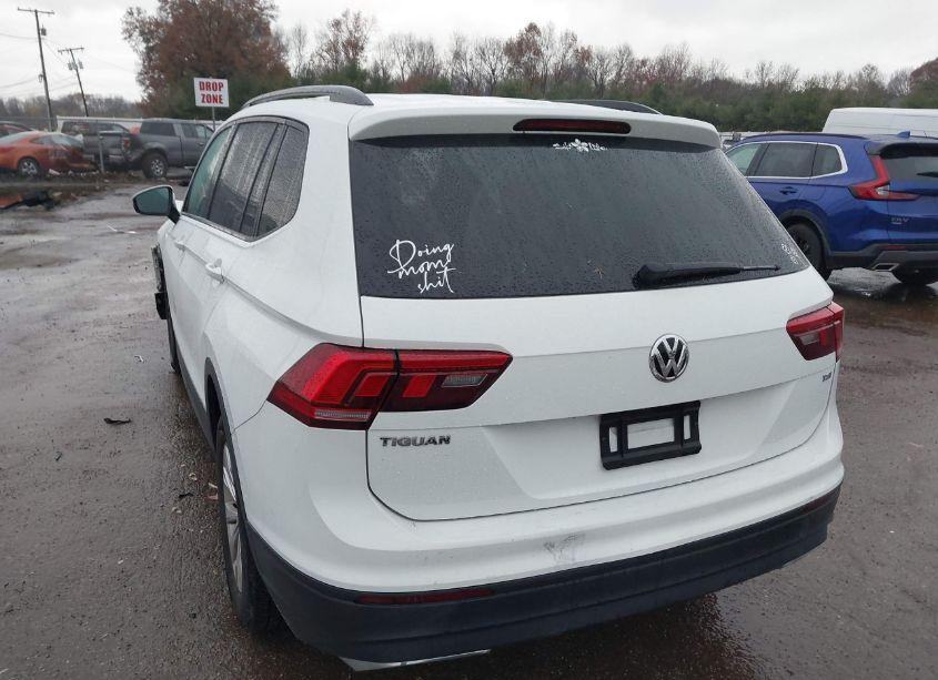 Photo 3 of 2018 Volkswagen Tiguan 2.0T S (VIN 3VV1B7AX1JM094733)