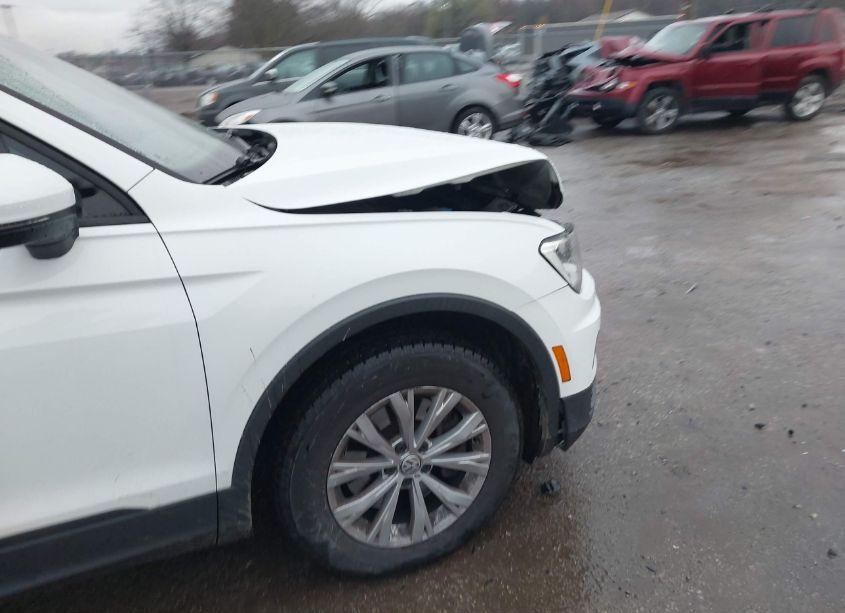 Photo 6 of 2018 Volkswagen Tiguan 2.0T S (VIN 3VV1B7AX1JM094733)