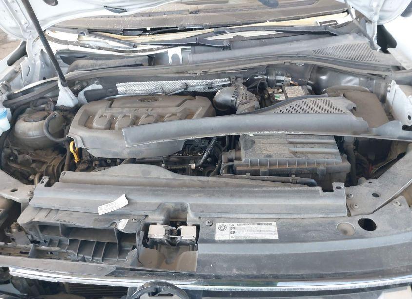 Photo 10 of 2018 Volkswagen Tiguan 2.0T S (VIN 3VV1B7AX1JM204535)