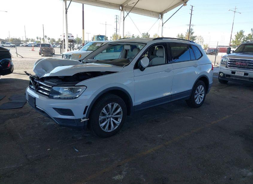 Photo 2 of 2018 Volkswagen Tiguan 2.0T S (VIN 3VV1B7AX1JM204535)