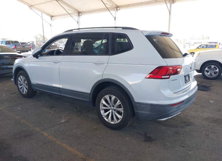Photo 3 of 2018 Volkswagen Tiguan 2.0T S (VIN 3VV1B7AX1JM204535)