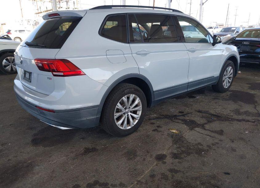 Photo 4 of 2018 Volkswagen Tiguan 2.0T S (VIN 3VV1B7AX1JM204535)