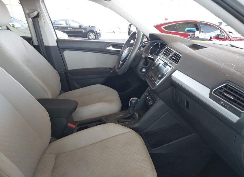 Photo 5 of 2018 Volkswagen Tiguan 2.0T S (VIN 3VV1B7AX1JM204535)