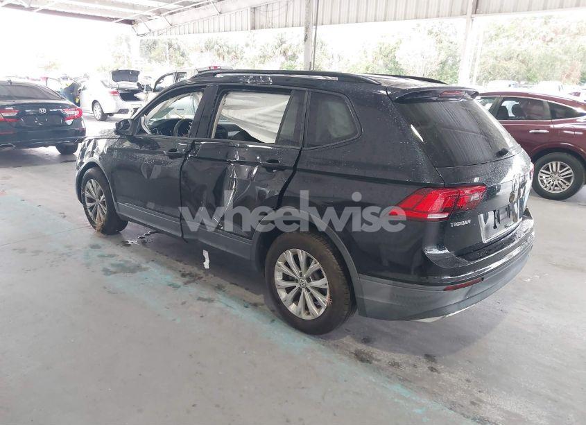Photo 3 of 2019 Volkswagen Tiguan 2.0T S (VIN 3VV1B7AX1KM073074)