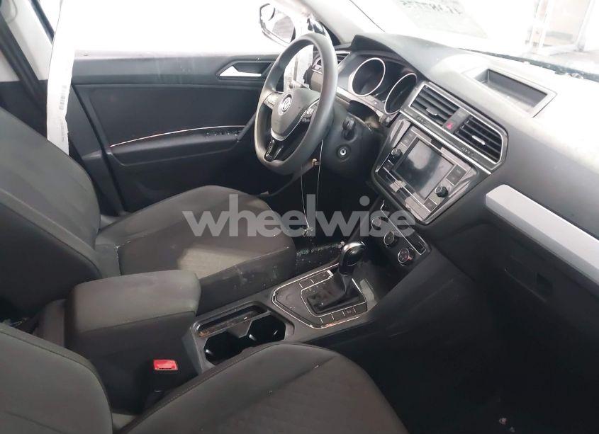 Photo 5 of 2019 Volkswagen Tiguan 2.0T S (VIN 3VV1B7AX1KM073074)