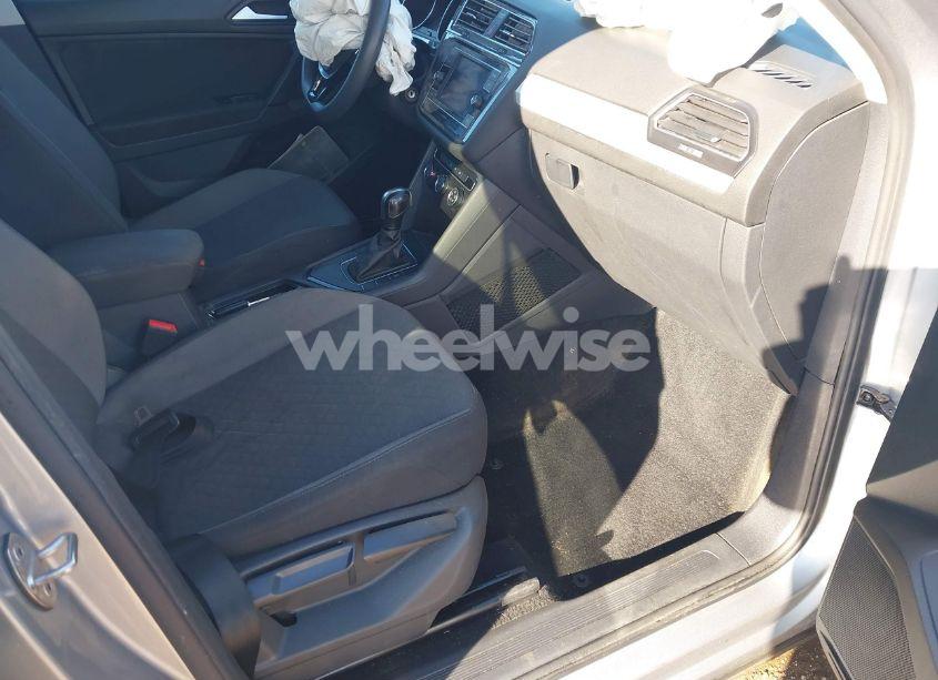 Photo 5 of 2019 Volkswagen Tiguan 2.0T S (VIN 3VV1B7AX1KM163017)