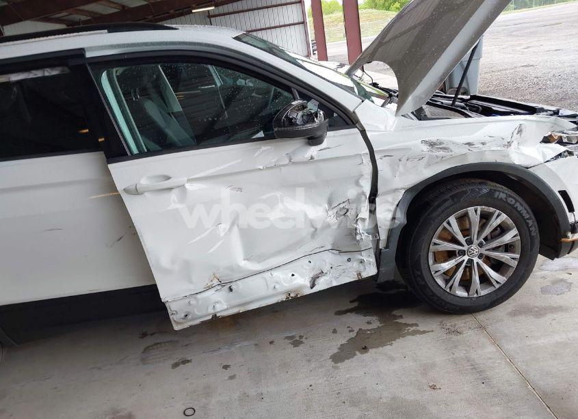 Photo 6 of 2020 Volkswagen Tiguan 2.0T S (VIN 3VV1B7AX1LM110352)