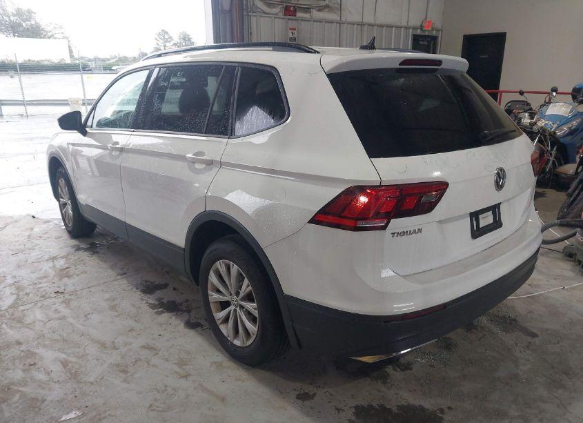 Photo 3 of 2020 Volkswagen Tiguan 2.0T S (VIN 3VV1B7AX1LM141147)