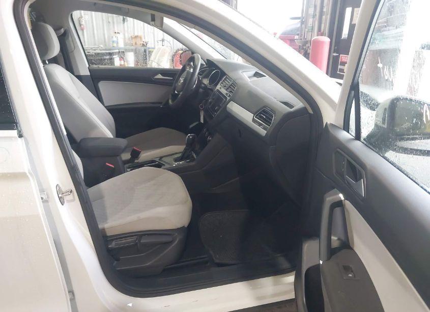 Photo 5 of 2020 Volkswagen Tiguan 2.0T S (VIN 3VV1B7AX1LM141147)