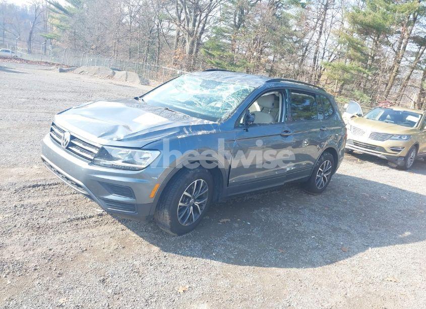 Photo 2 of 2021 Volkswagen Tiguan 2.0T S (VIN 3VV1B7AX1MM005781)